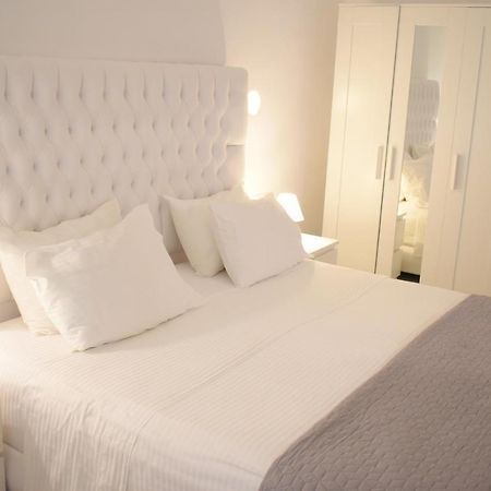 Ariana Eco Suites Adults Only Fira  Exteriör bild
