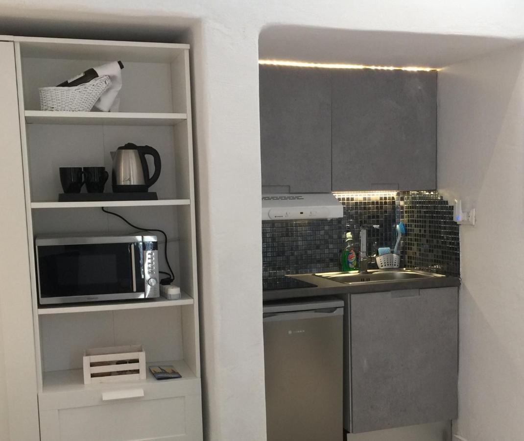 Ariana Eco Suites Adults Only Fira  Exteriör bild